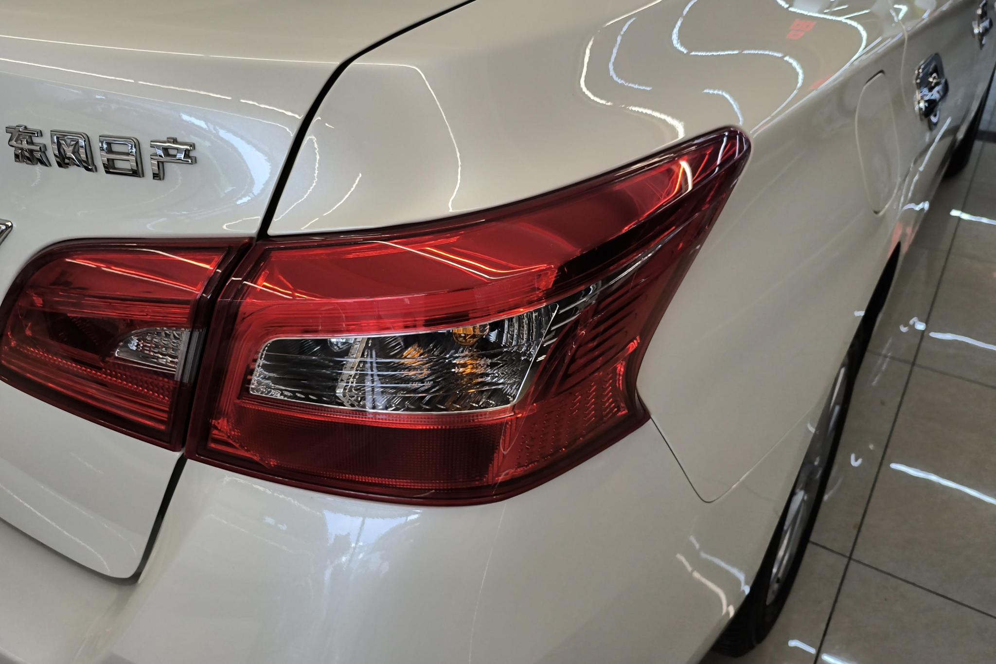 Nissan Xuan Yi 2025 Белый из Китая, фото 5