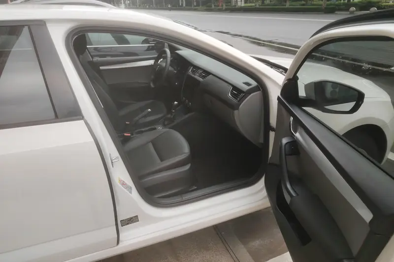 Skoda Octavia — фото 12