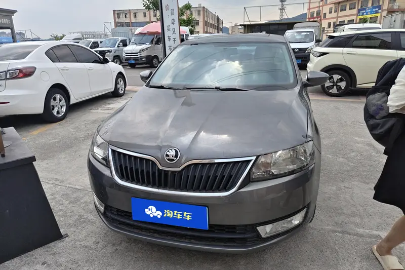 Skoda Rapid — фото 2