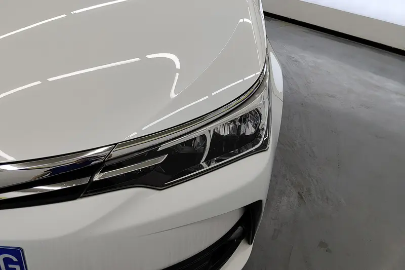 Toyota Corolla — фото 4