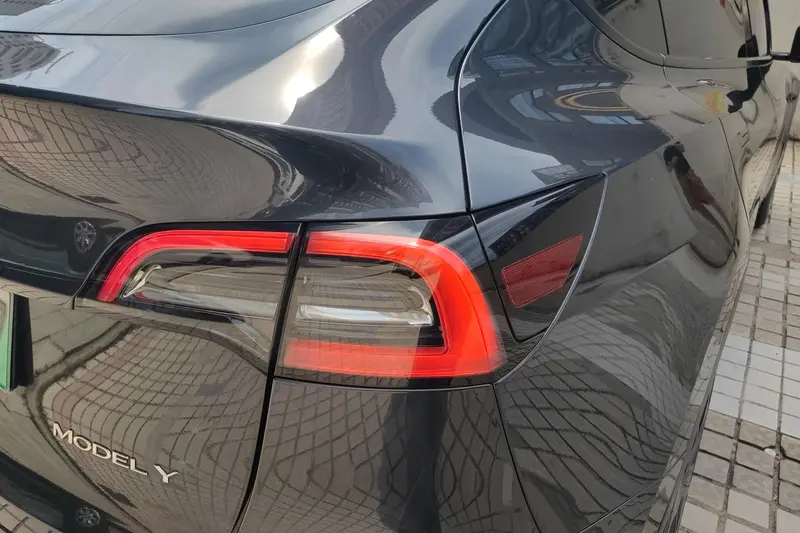 Tesla Model Y — фото 5
