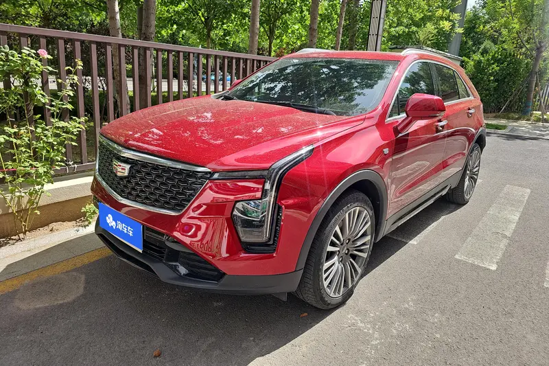 Cadillac XT4 — фото 1
