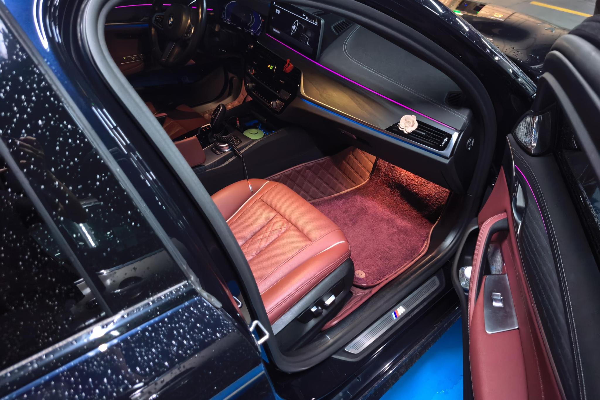 BMW 5 series 2020 Черный из Китая, фото 6