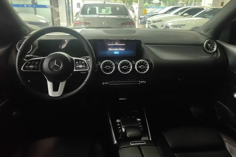 Mercedes-Benz GLA — фото 7