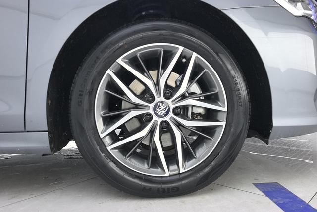 BYD QIN PLUS Hybrid 2021 — фото 4