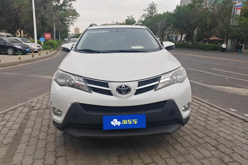 Toyota RAV4 — фото 2