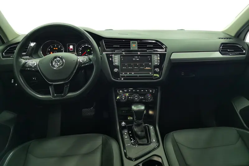 Volkswagen Tiguan L — фото 9