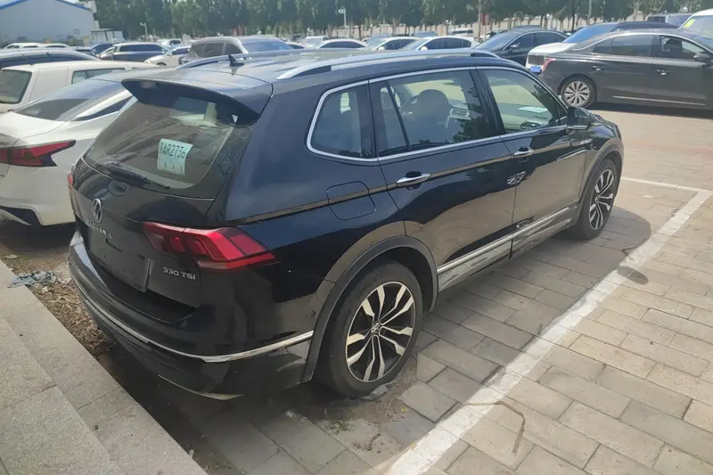 Volkswagen Tiguan L — фото 3
