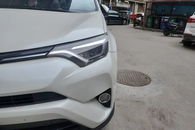 Toyota RAV 4 2.0 L CVT 2 WD — фото 4