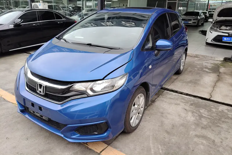 Honda Fit — фото 1