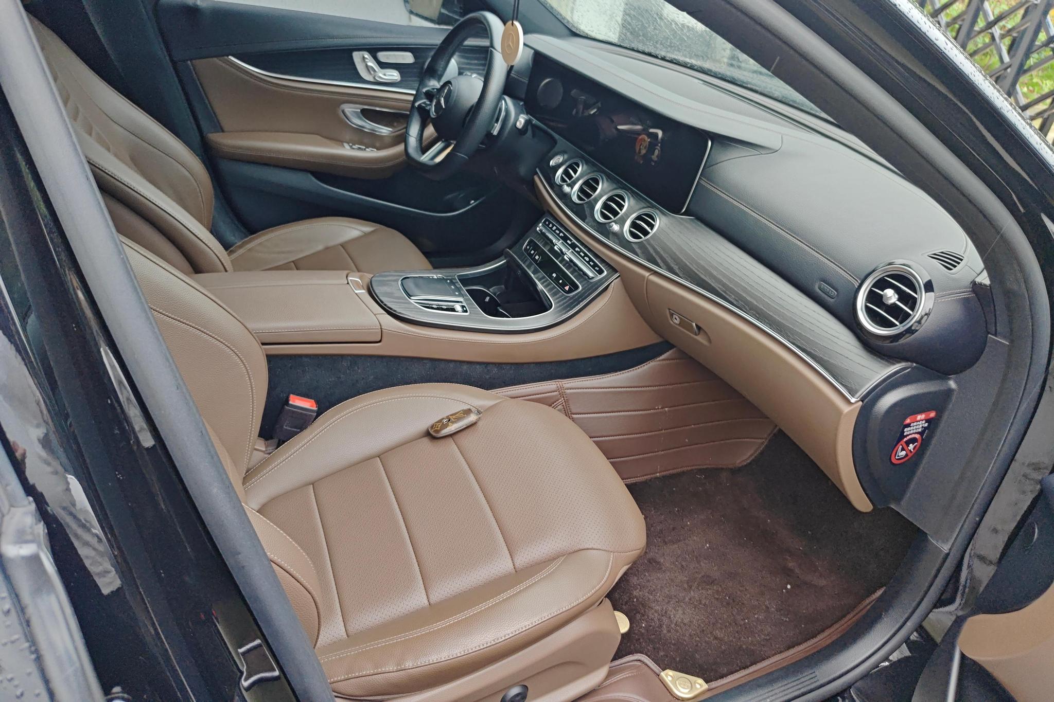 Mercedes-Benz E-class 2020 Черный из Китая, фото 2