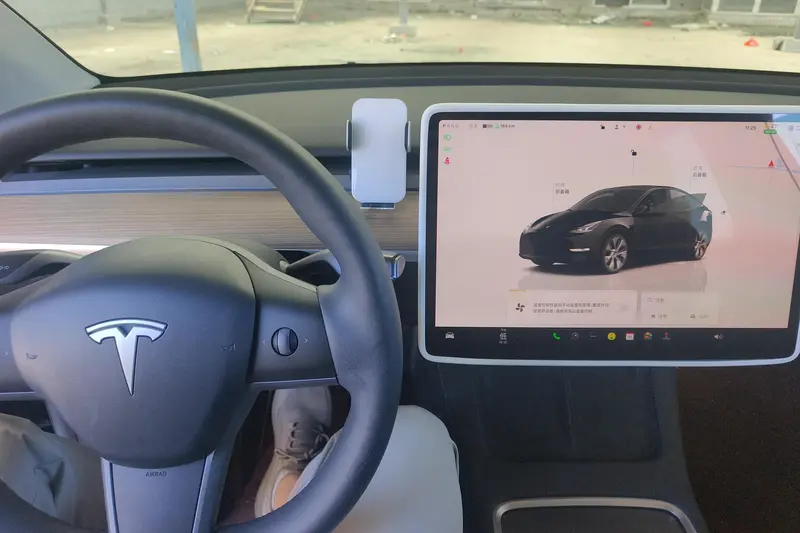 Tesla Model Y — фото 6