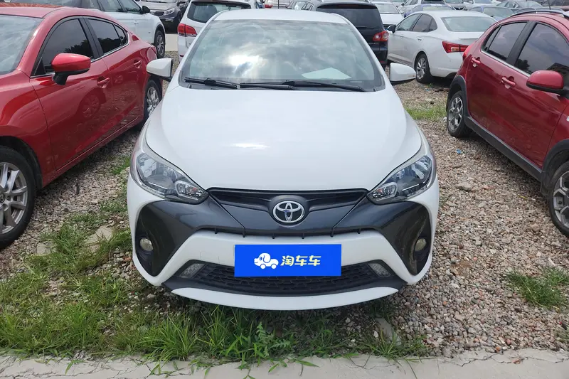Toyota Yaris L — фото 2