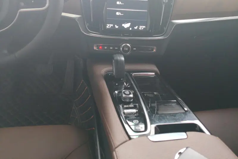 Volvo S90 — фото 10