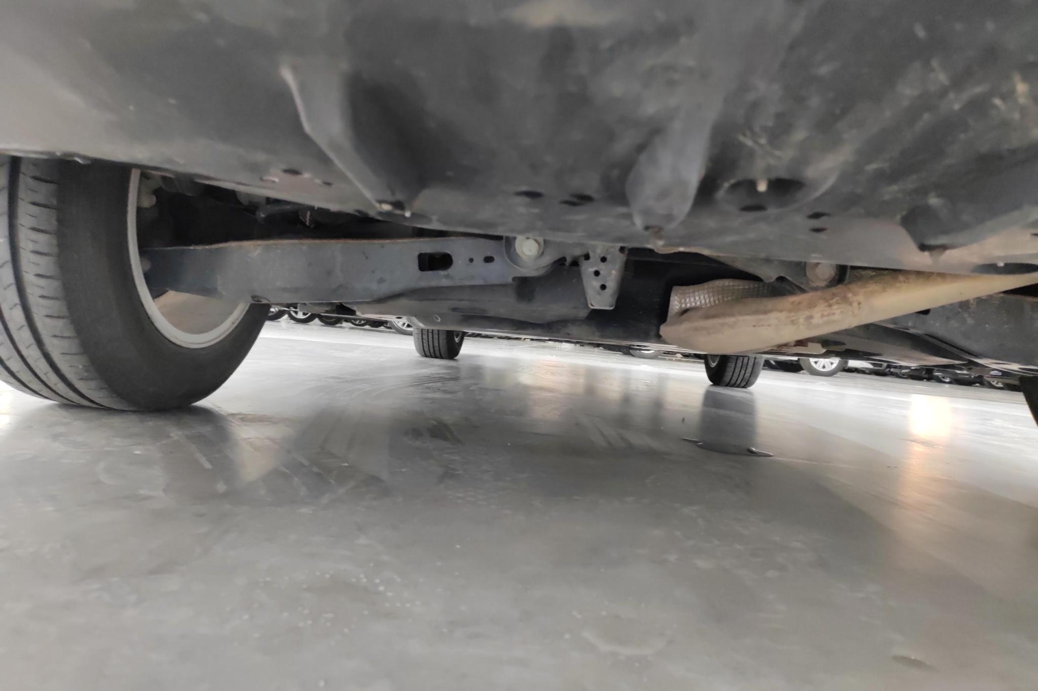 Toyota Corolla id 4510443 из Китая 13
