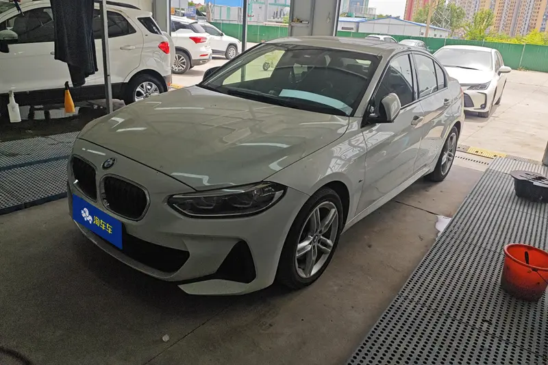 BMW 1 Series — фото 1