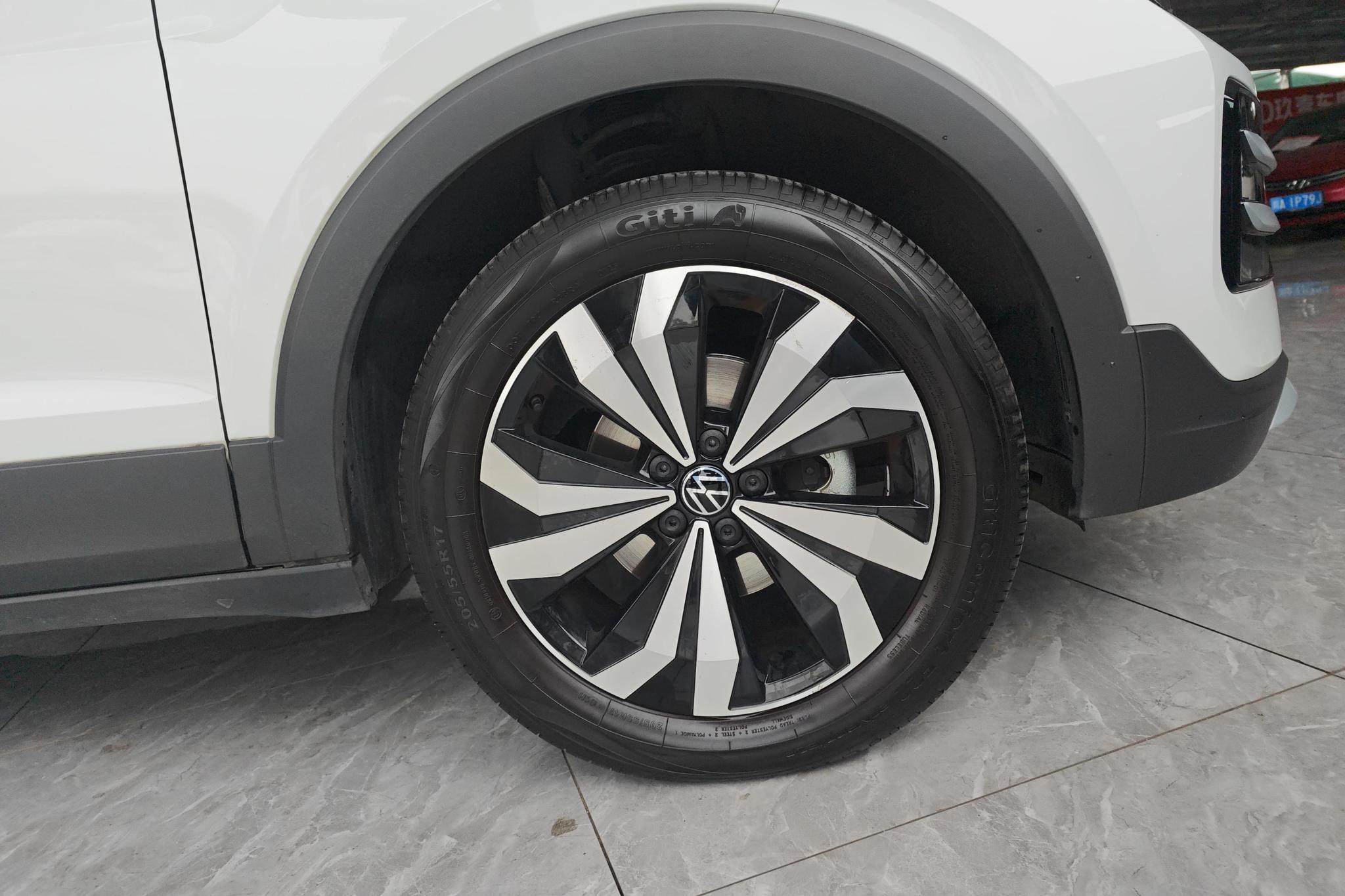 Volkswagen Tuyue id 4510603 из Китая 13