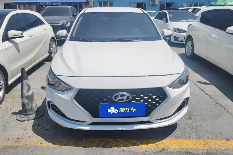 Hyundai Elantra — фото 2