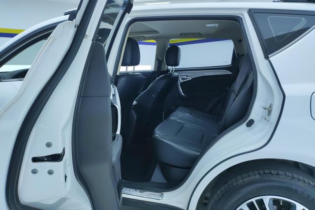 Geely Vision X6 2016 — фото 16