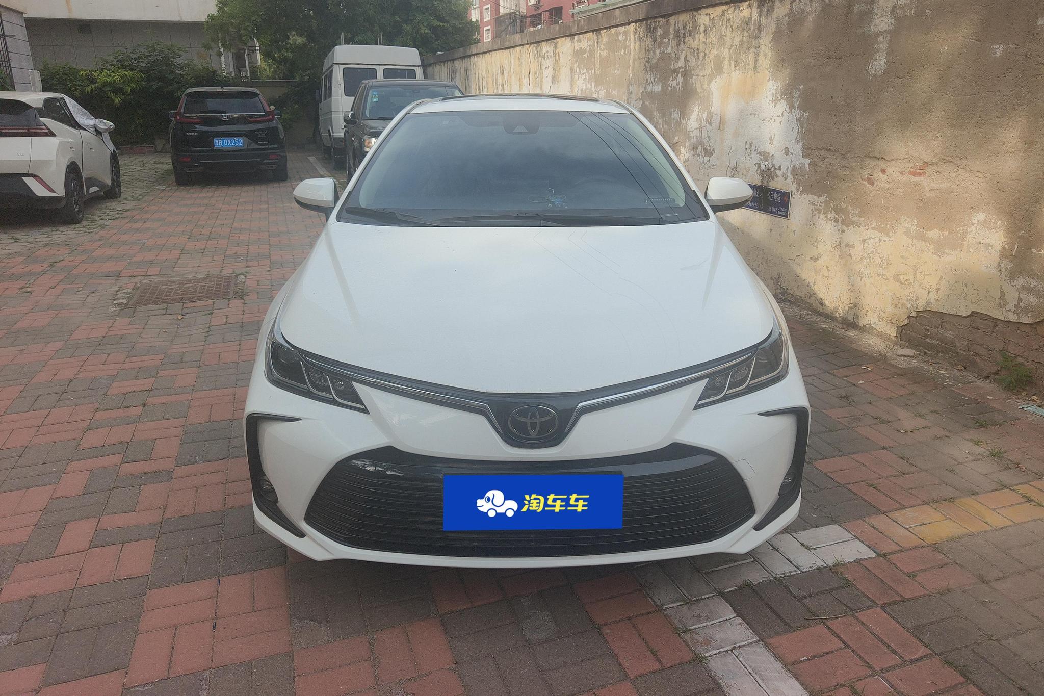 Toyota Corolla 2021 Белый из Китая