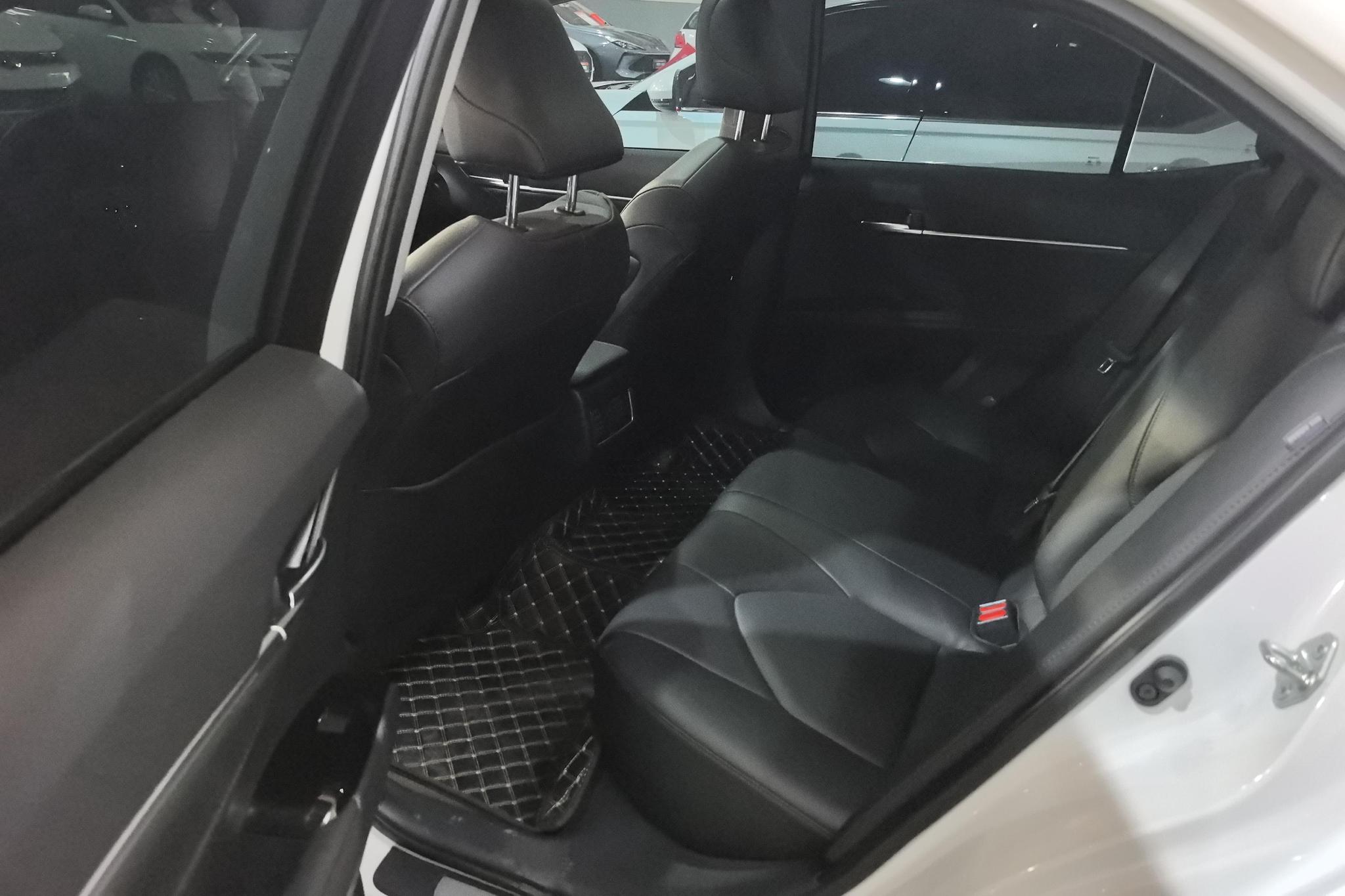 Toyota Camry 2021 Белый из Китая, фото 5