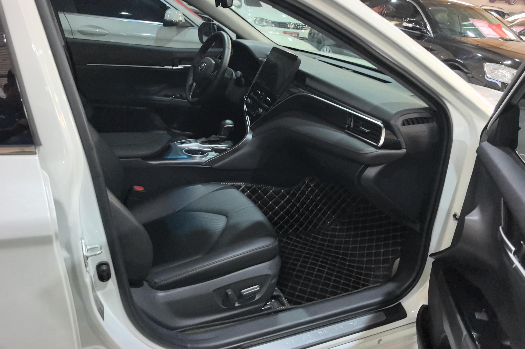 Toyota Camry 2021 Белый из Китая, фото 6