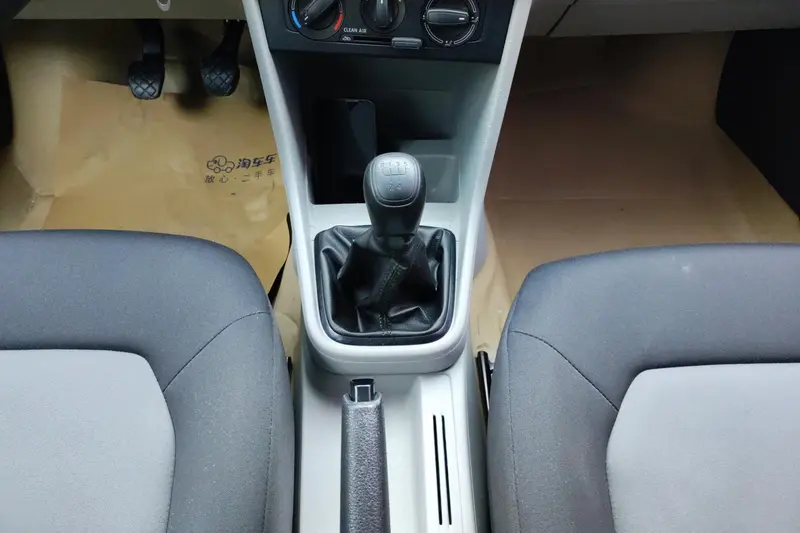 Skoda Rapid — фото 11