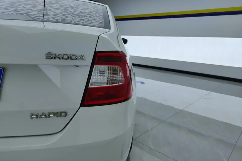 Skoda Rapid — фото 5