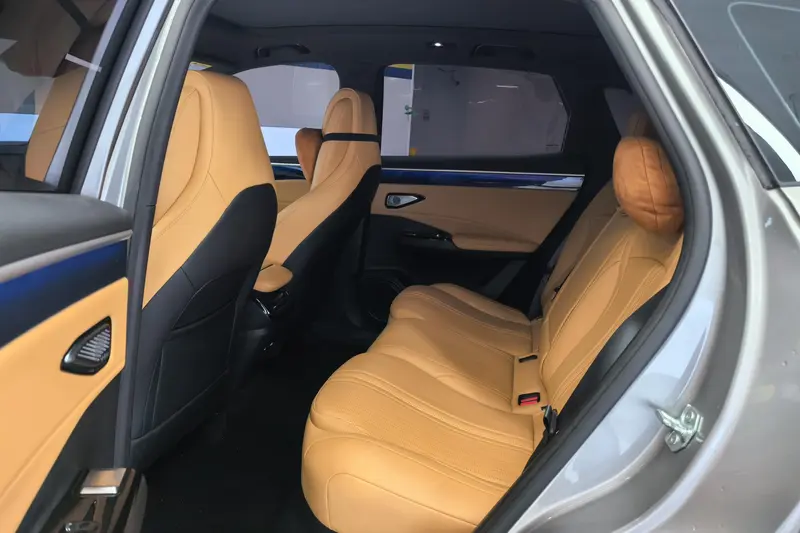 Geely Galaxy L7 — фото 11