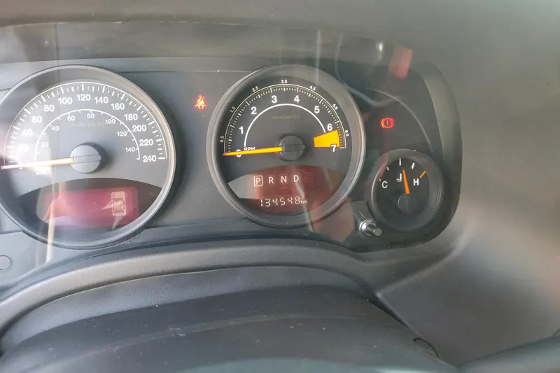 Jeep 2.4 L Sport — фото 8