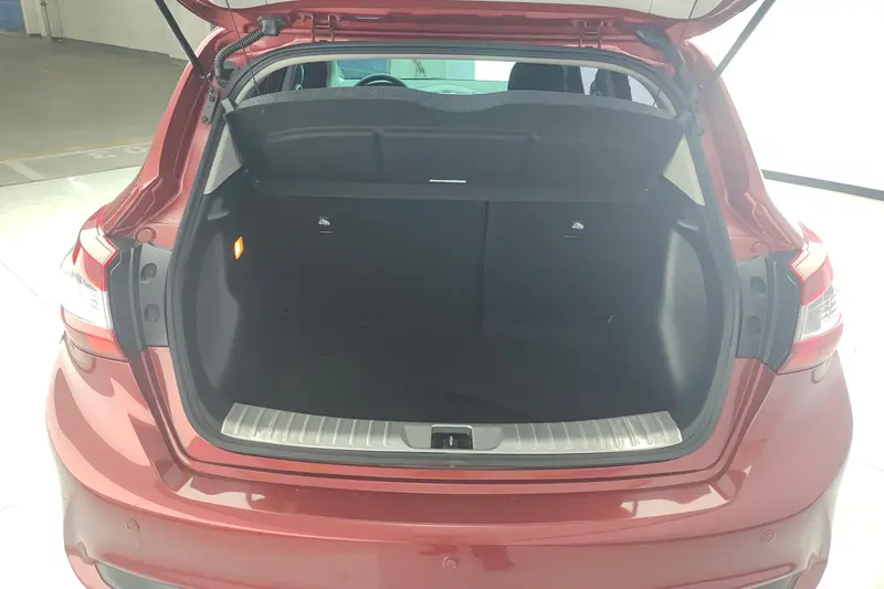 Nissan Tiida — фото 13