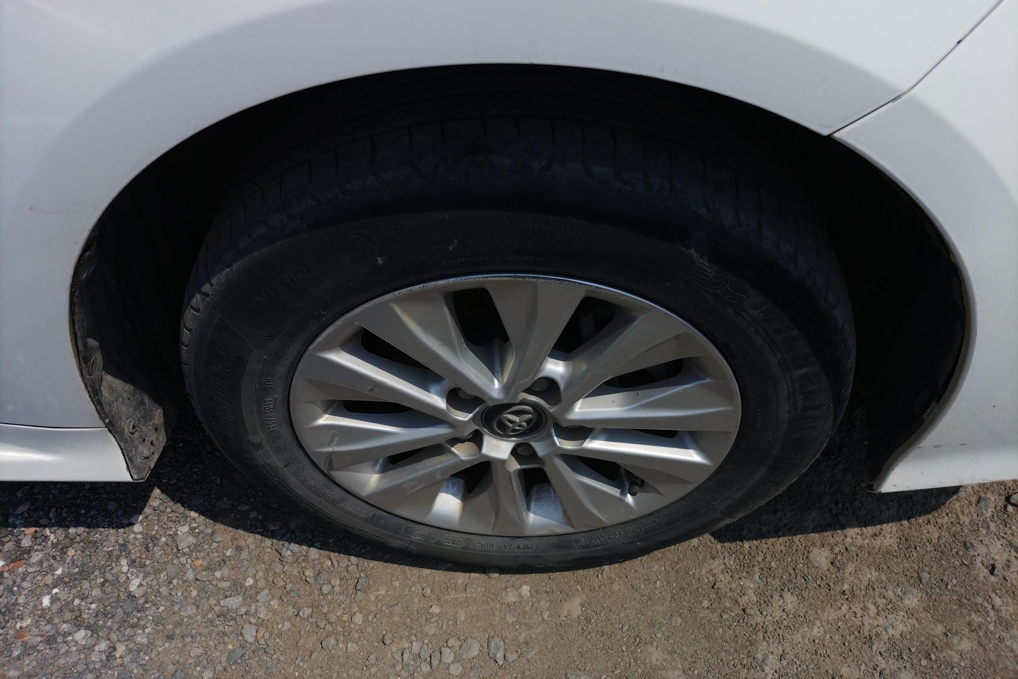 Toyota Corolla id 4513678 из Китая 7