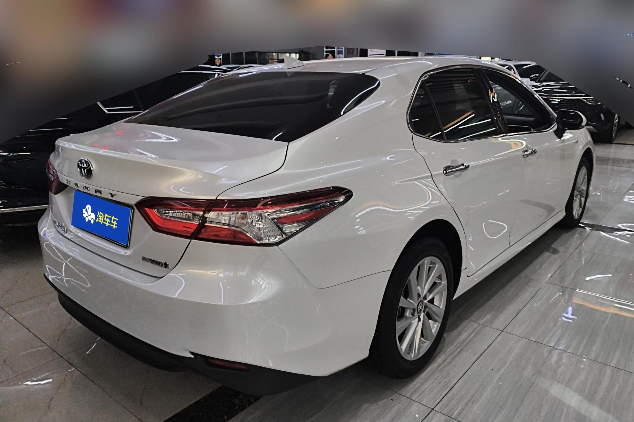 Toyota Camry 2021 Белый из Китая, фото 4