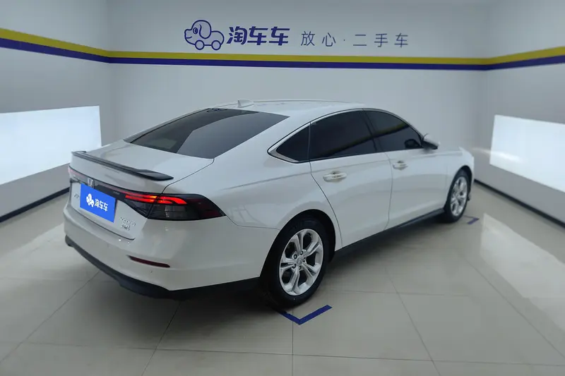 Honda Accord — фото 3