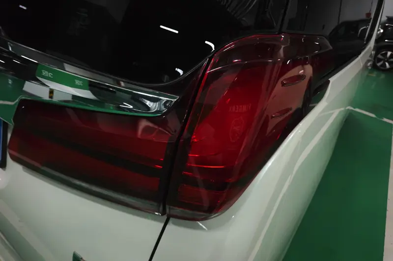 Toyota Alphard — фото 3