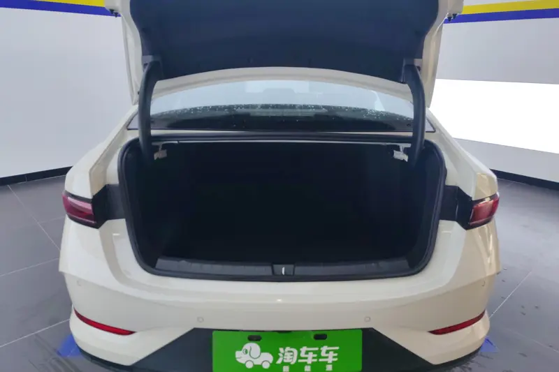 BYD Qin Plus — фото 13