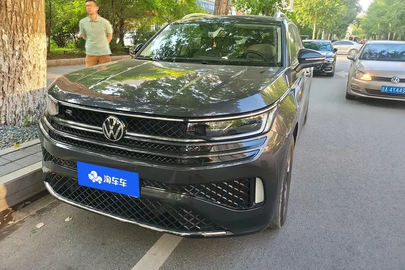 Volkswagen 380 TSI 4 WD R-Line