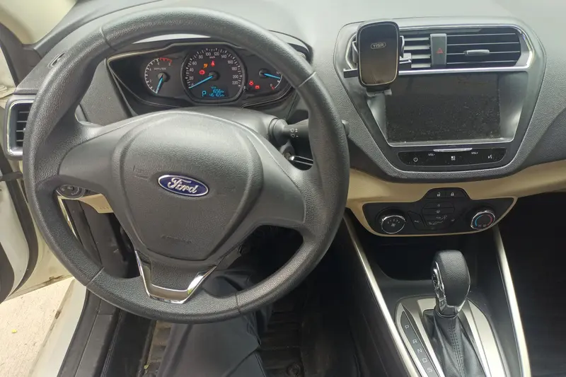 Ford Escort — фото 6