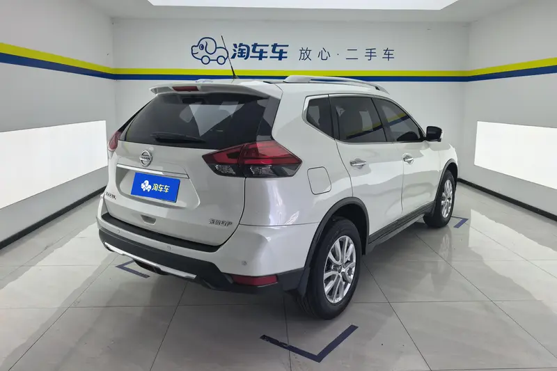 Nissan X-Trail 2.0 L XL Premium CVT 2 WDPremium Plus — фото 3
