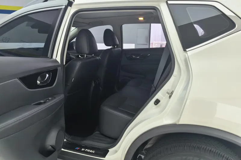 Nissan X-Trail 2.0 L XL Premium CVT 2 WDPremium Plus — фото 10