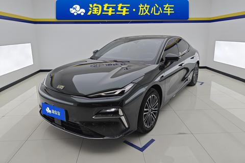Geely Galaxy Starshine 8 PHEV