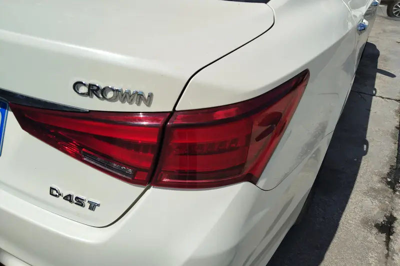 Toyota Crown — фото 3