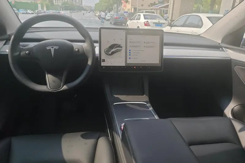 Tesla Model Y — фото 6