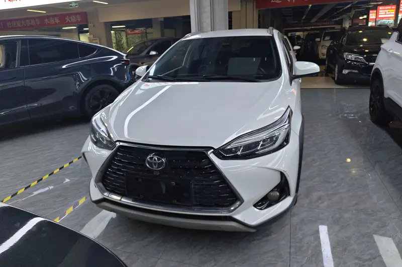 Toyota Yaris L — фото 2