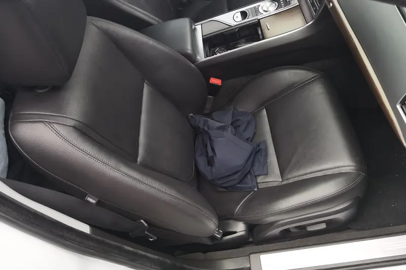 Jaguar XF — фото 9