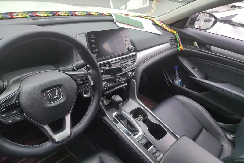Honda Accord — фото 6