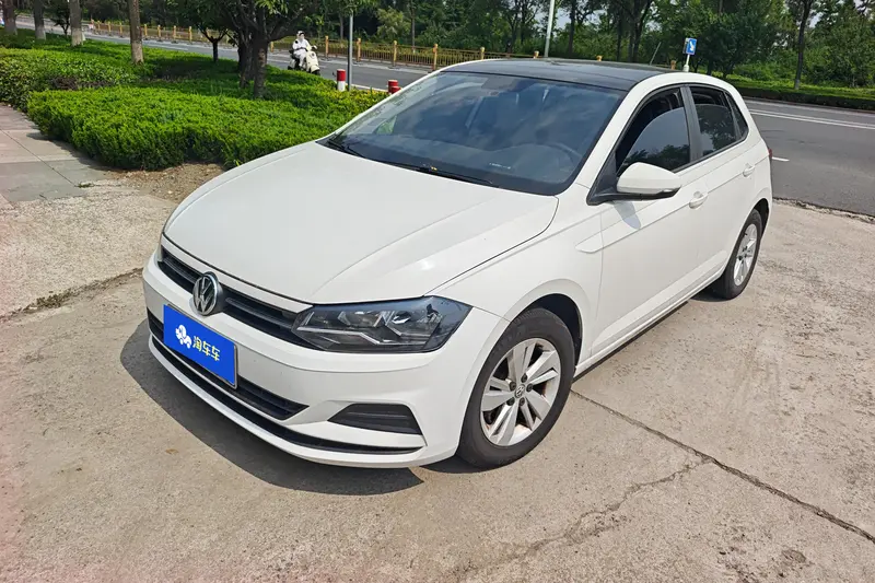 Volkswagen Polo Plus 1.5 L AT