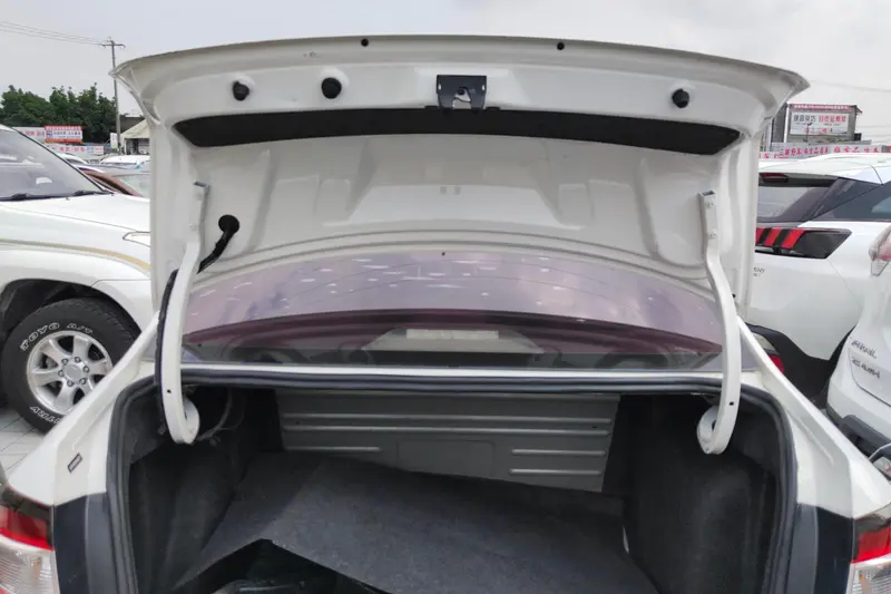 Skoda Rapid — фото 10