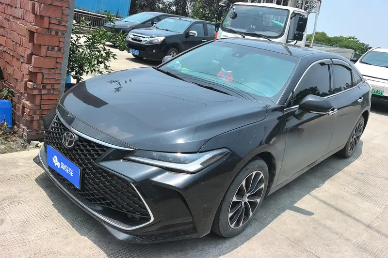 Toyota Avalon 2.5 L AT Luxury