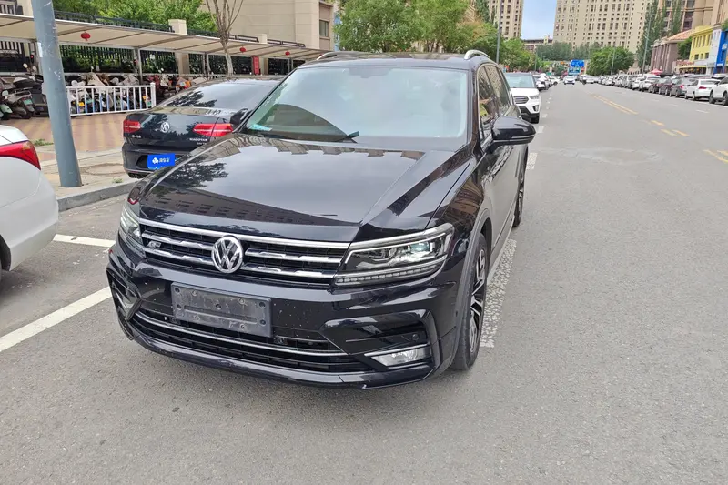 Volkswagen Tiguan L 330 TSI AT 2 WD R-Line Flagship VI